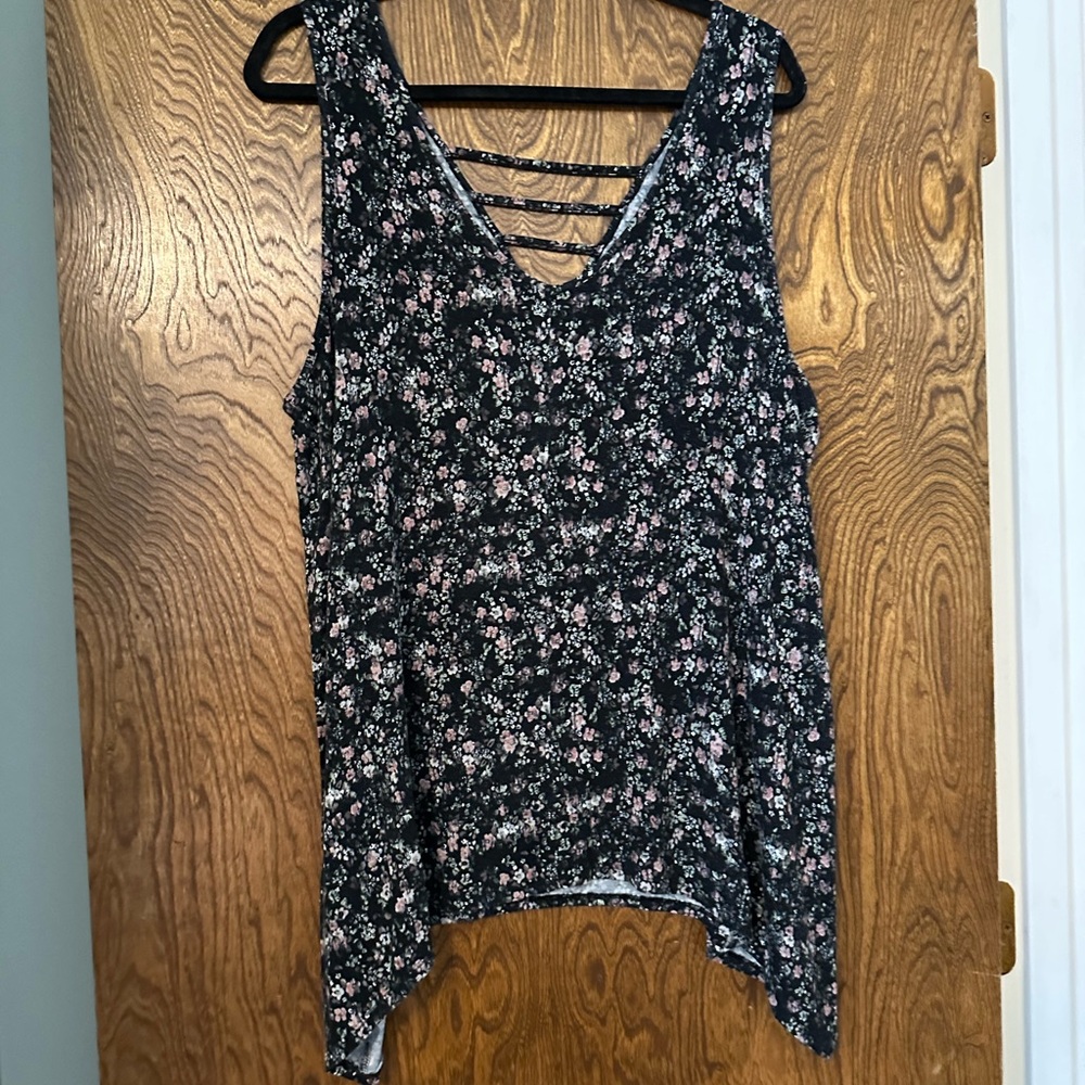 Maurices Black and White Asymmetrical Tank Top - Picture 7 of 9